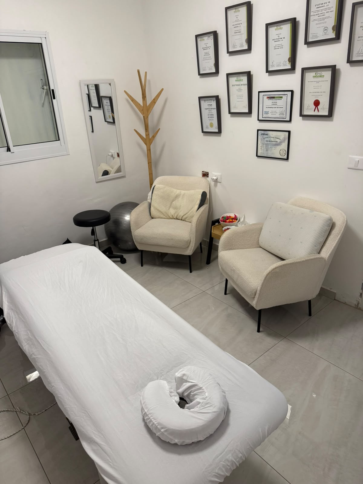 חדר הטיפולים בקליניקה של KO Sports Therapy